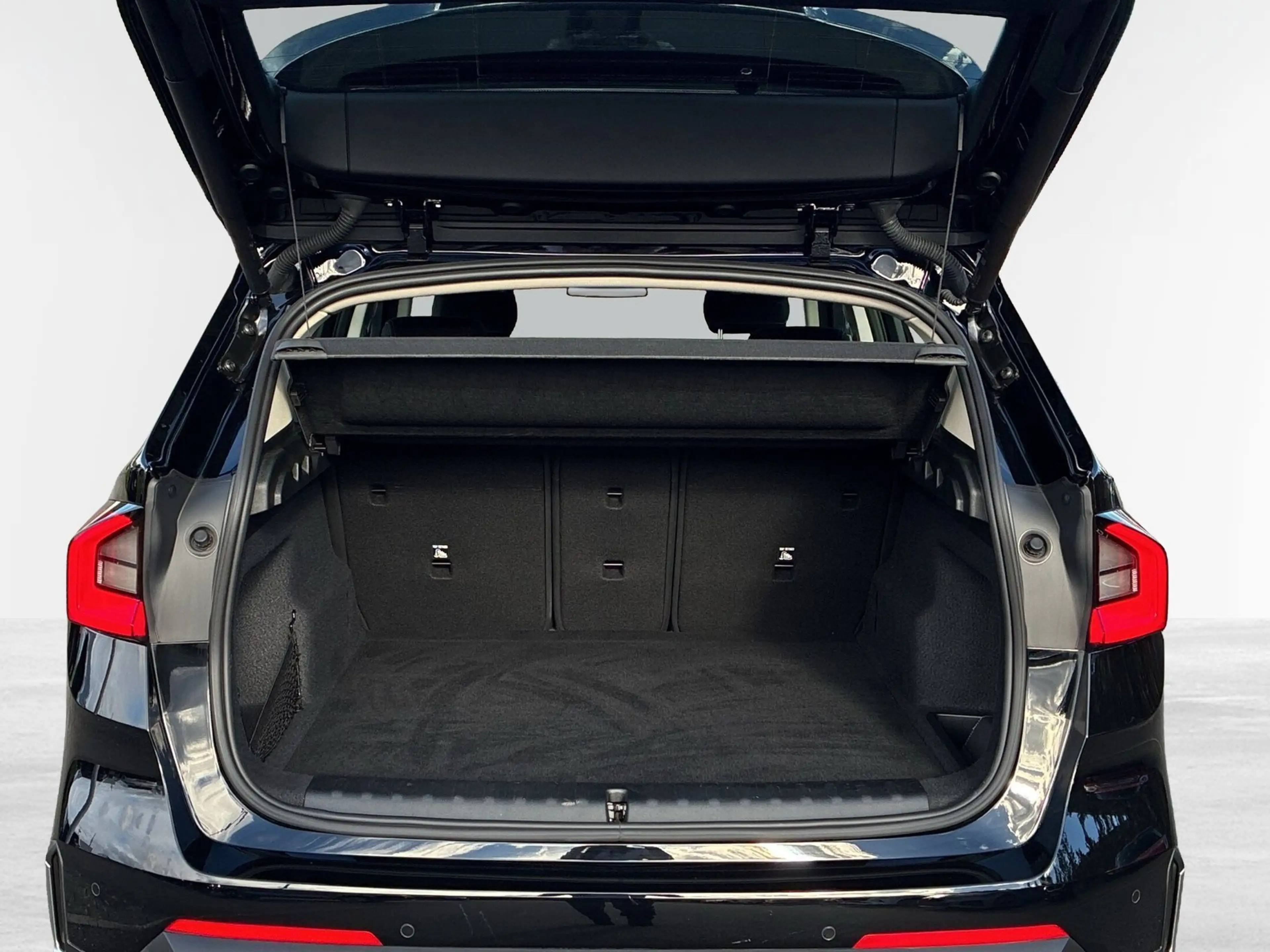 BMW X1 sDrive20i — photo 8
