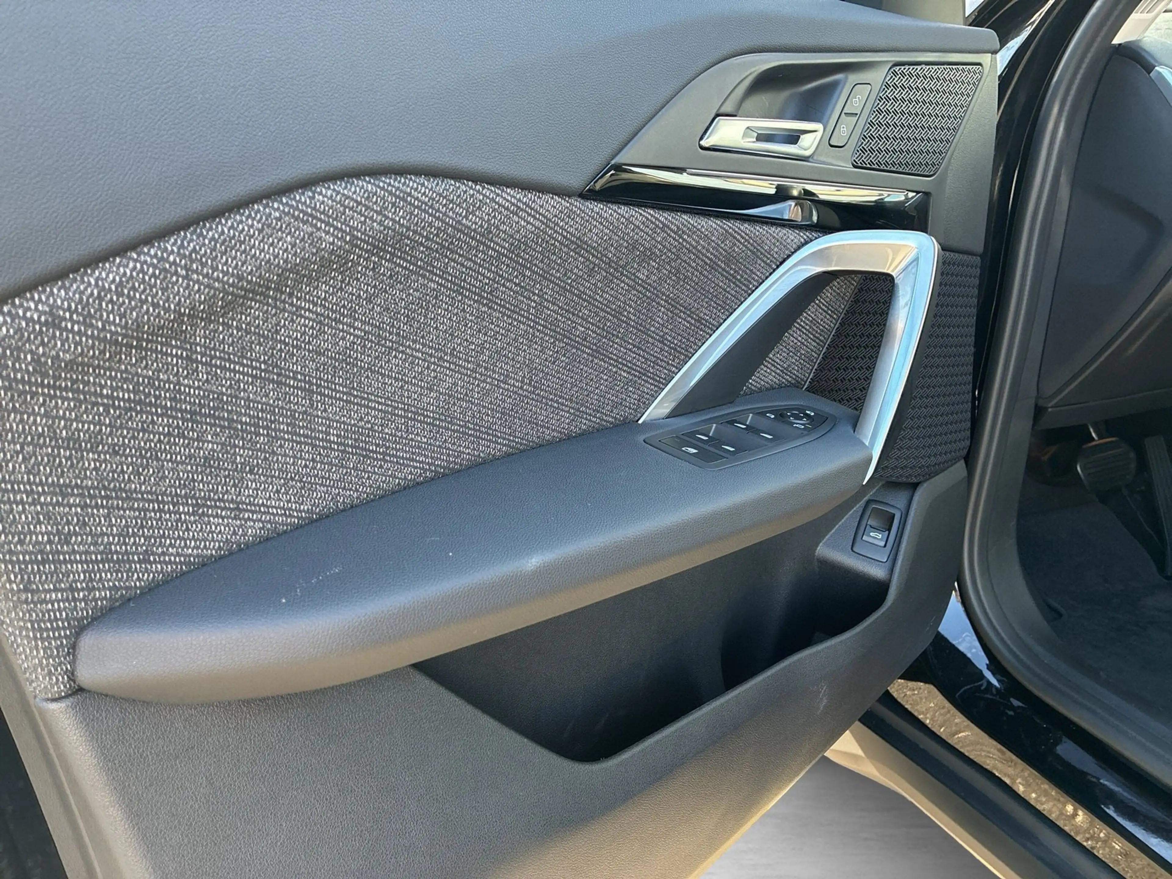 BMW X1 sDrive20i — photo 10