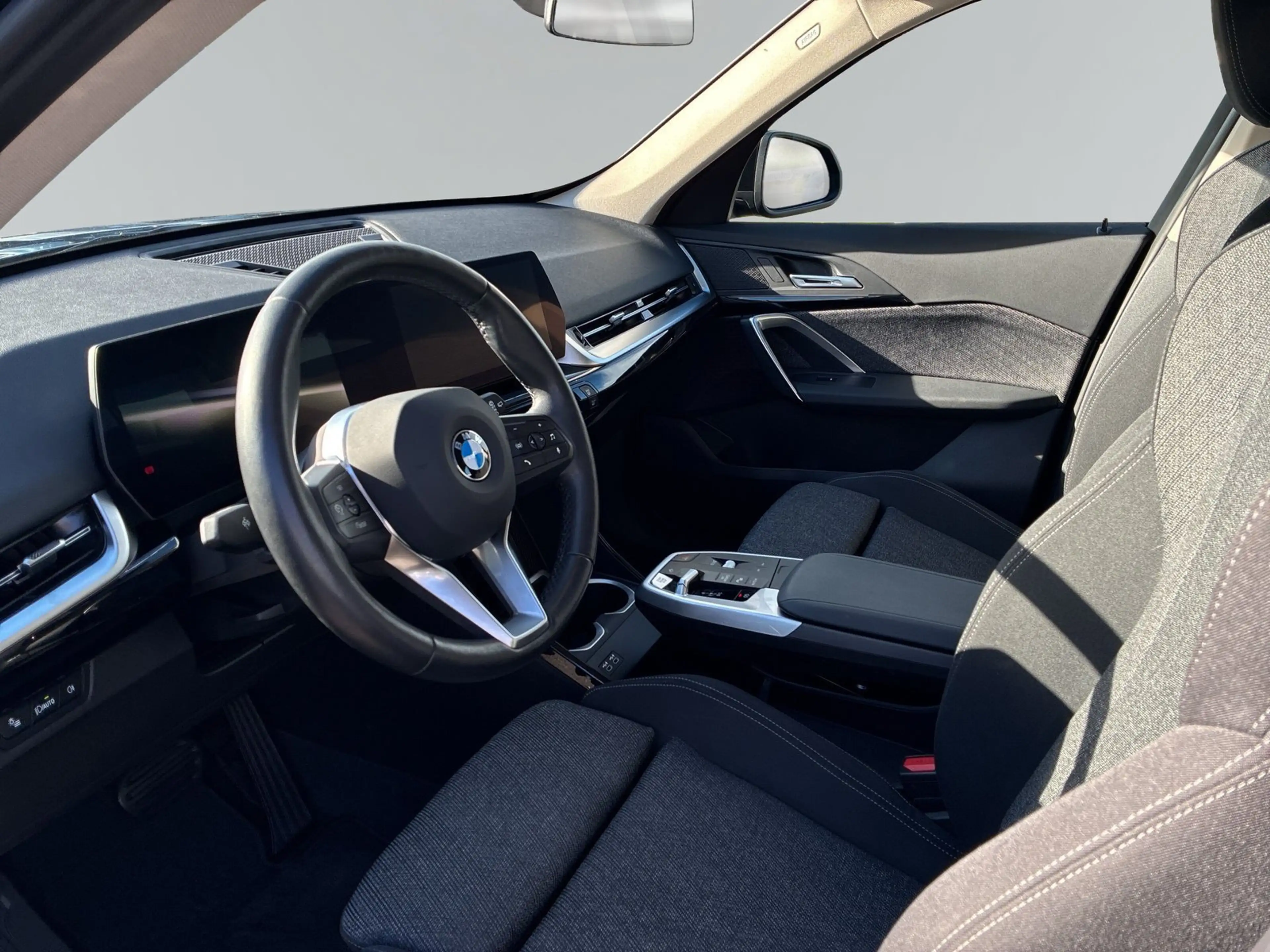 BMW X1 sDrive20i — photo 9