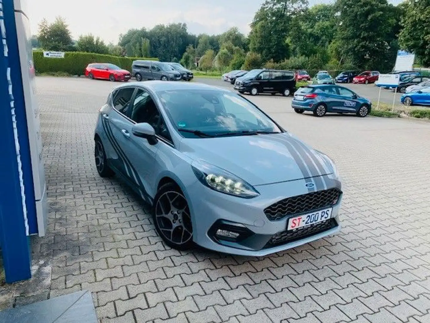 Ford Fiesta 1,5 EcoBoost ST mit Styling-Paket Silber - 2