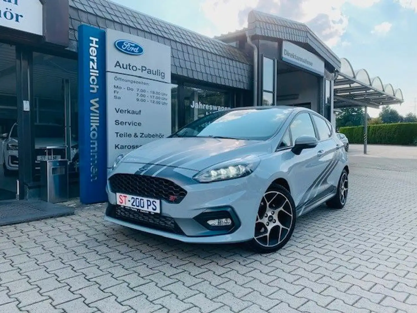 Ford Fiesta 1,5 EcoBoost ST mit Styling-Paket Silber - 1