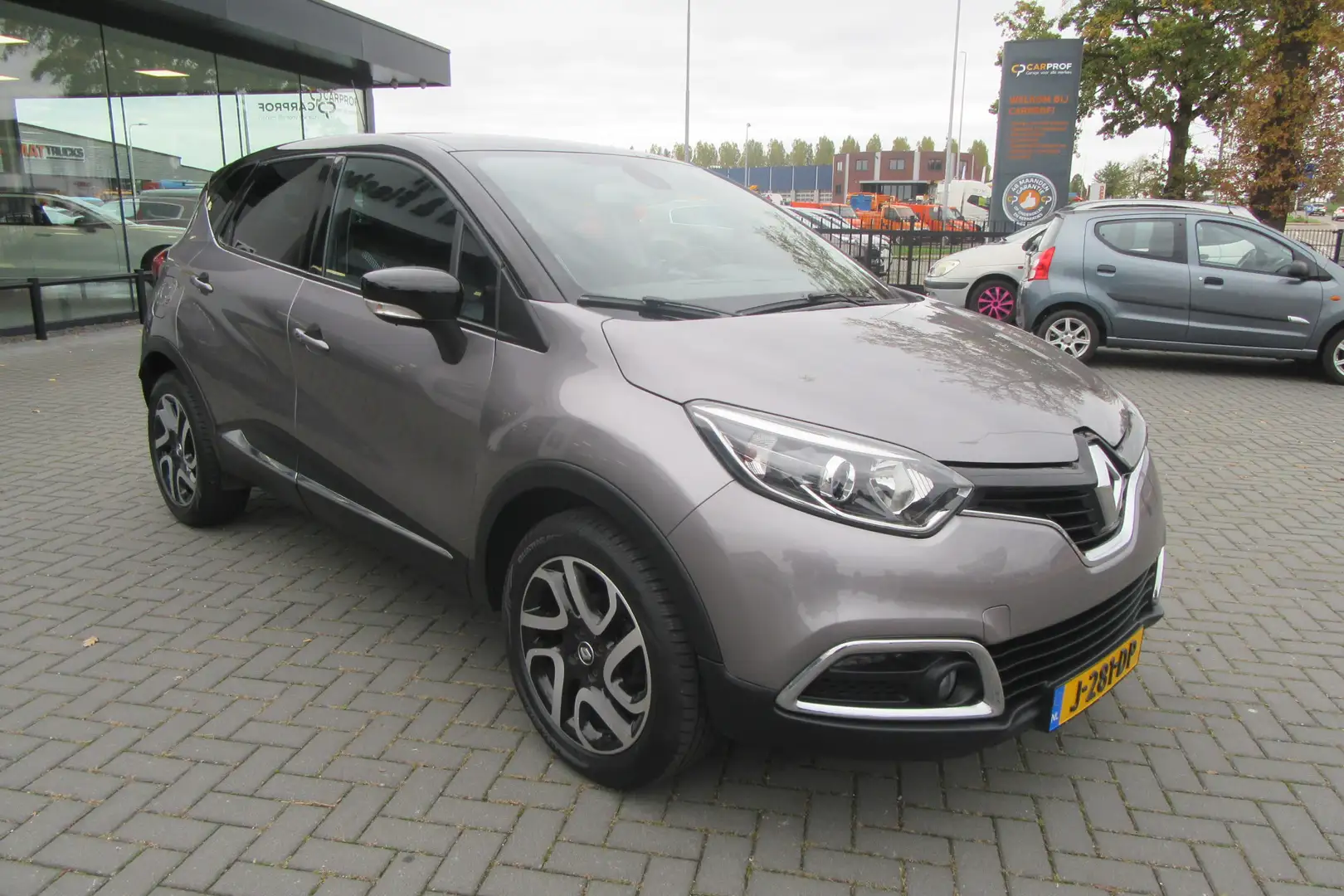 Renault Captur 0.9 TCe Dynamique, Navi, Camera, Stoelverw, Trekha Grijs - 2