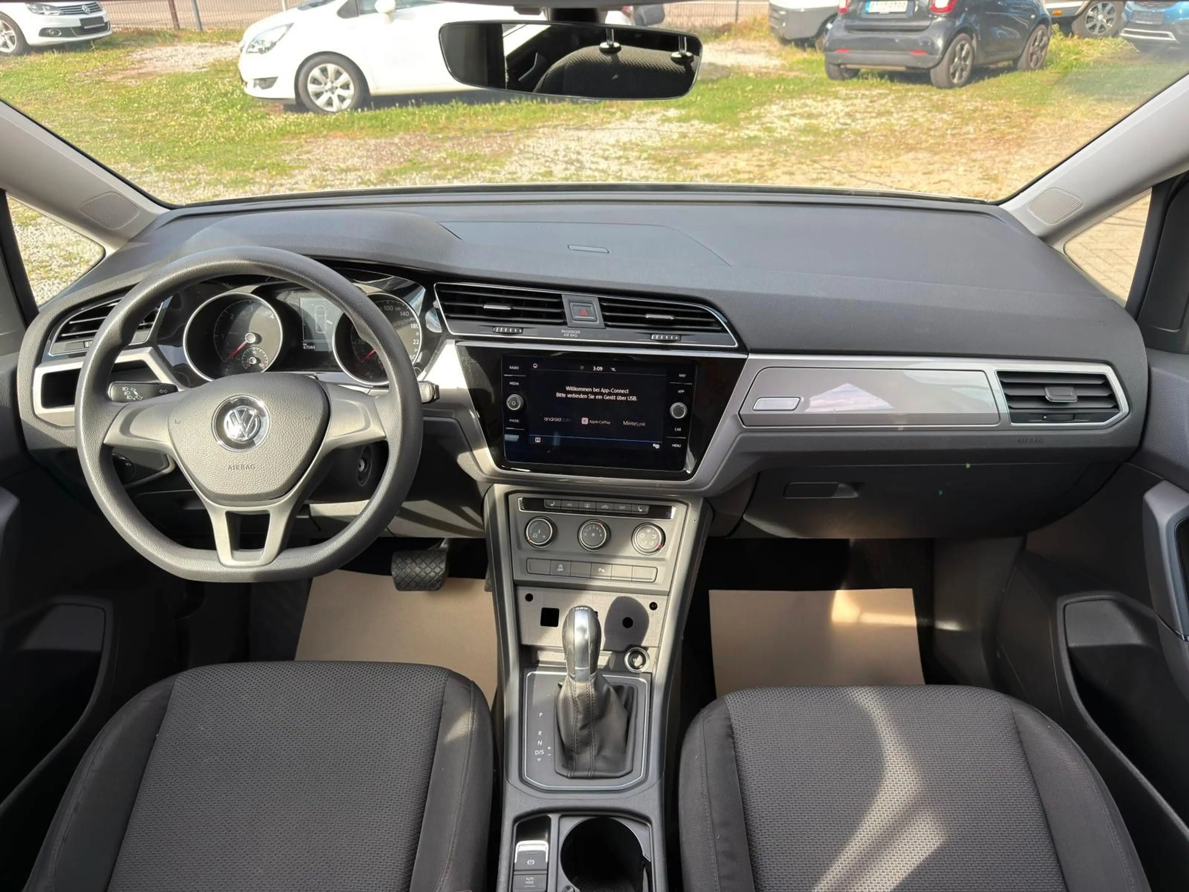Volkswagen Touran 2.0 TDI DSG Comfortline*Klima*SHZ*PDC — photo 3