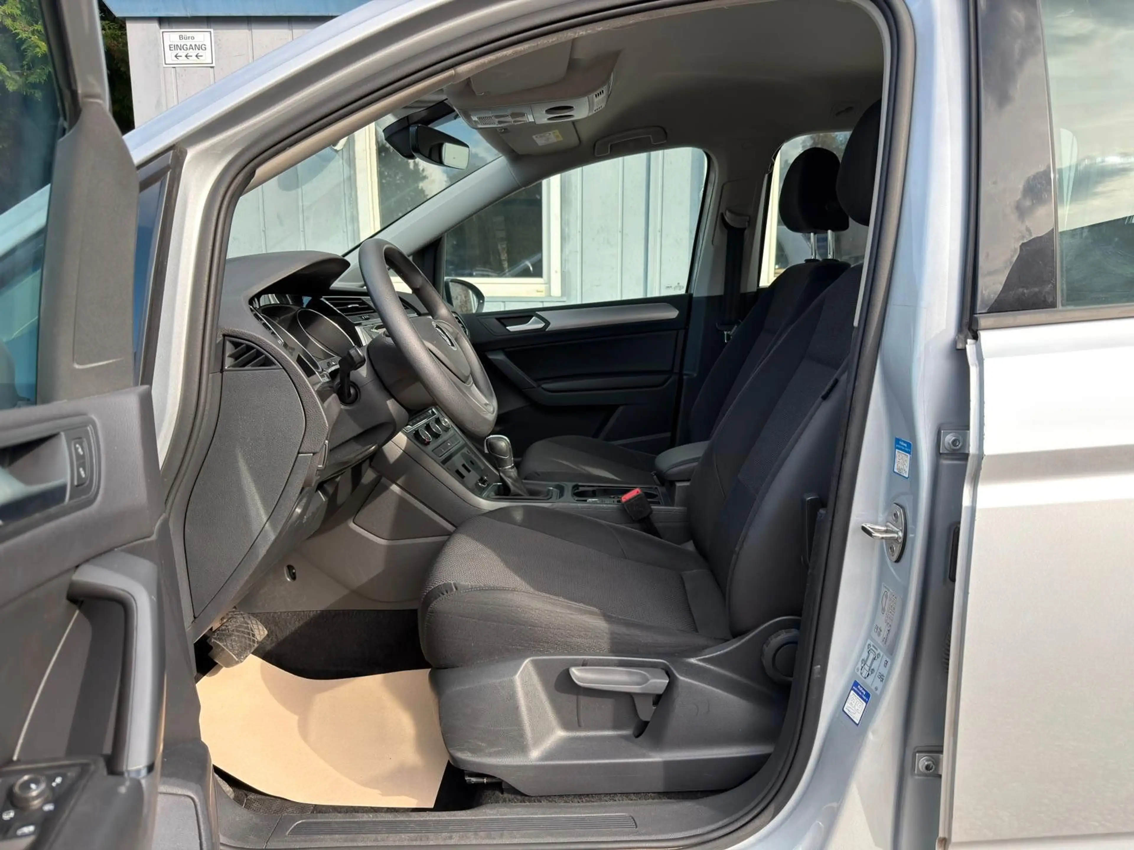 Volkswagen Touran 2.0 TDI DSG Comfortline*Klima*SHZ*PDC — photo 13