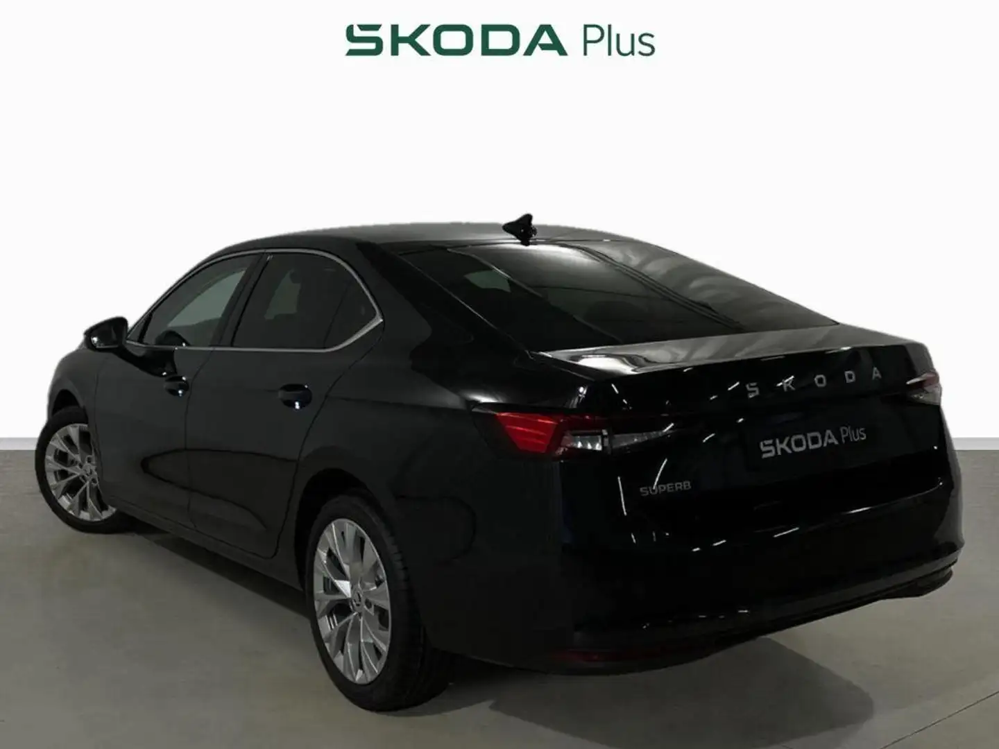 Skoda Superb 1.5 TSI MHEV Selection DSG 110kW Noir - 2