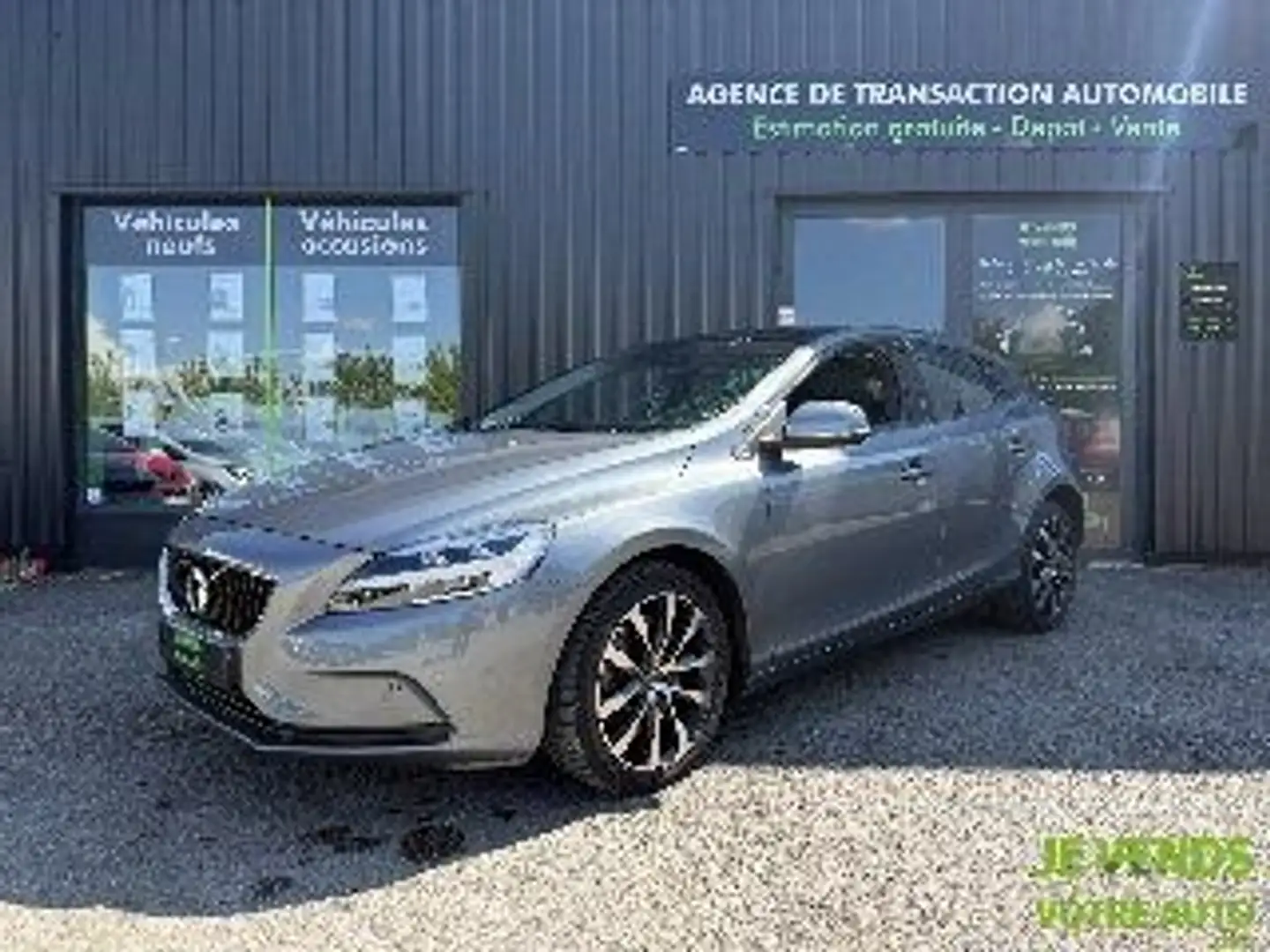 Volvo V40 T2 122ch Momentum Geartronic Gris - 2