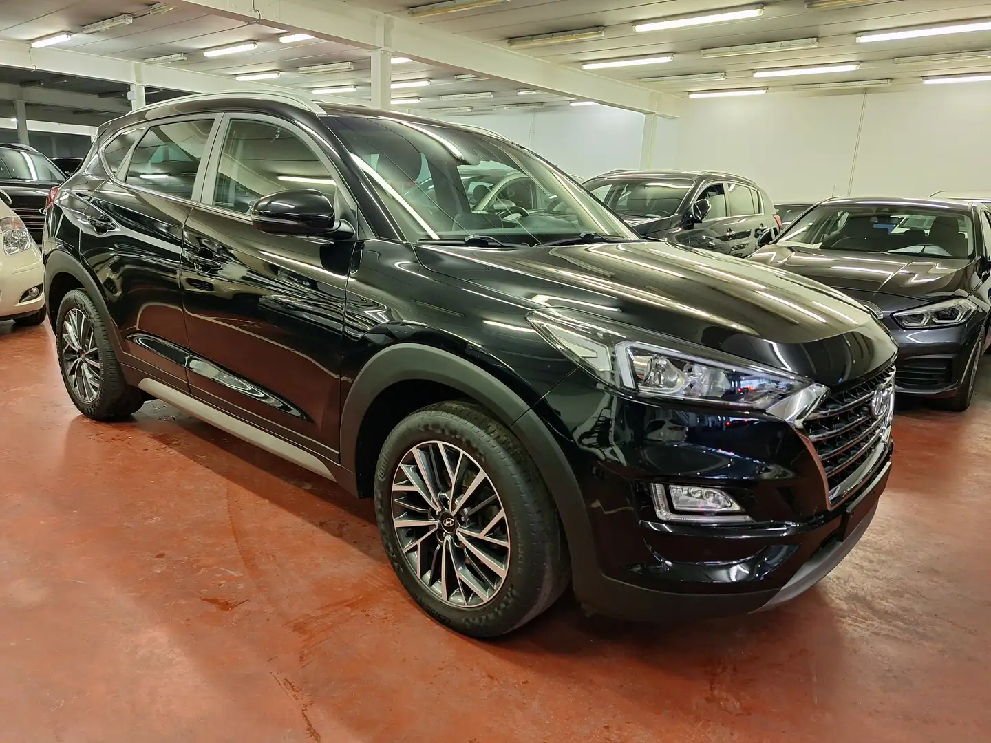 Hyundai TUCSON 1.6 T-GDi Feel Comfort P -17686 € HTVA Zwart - 2