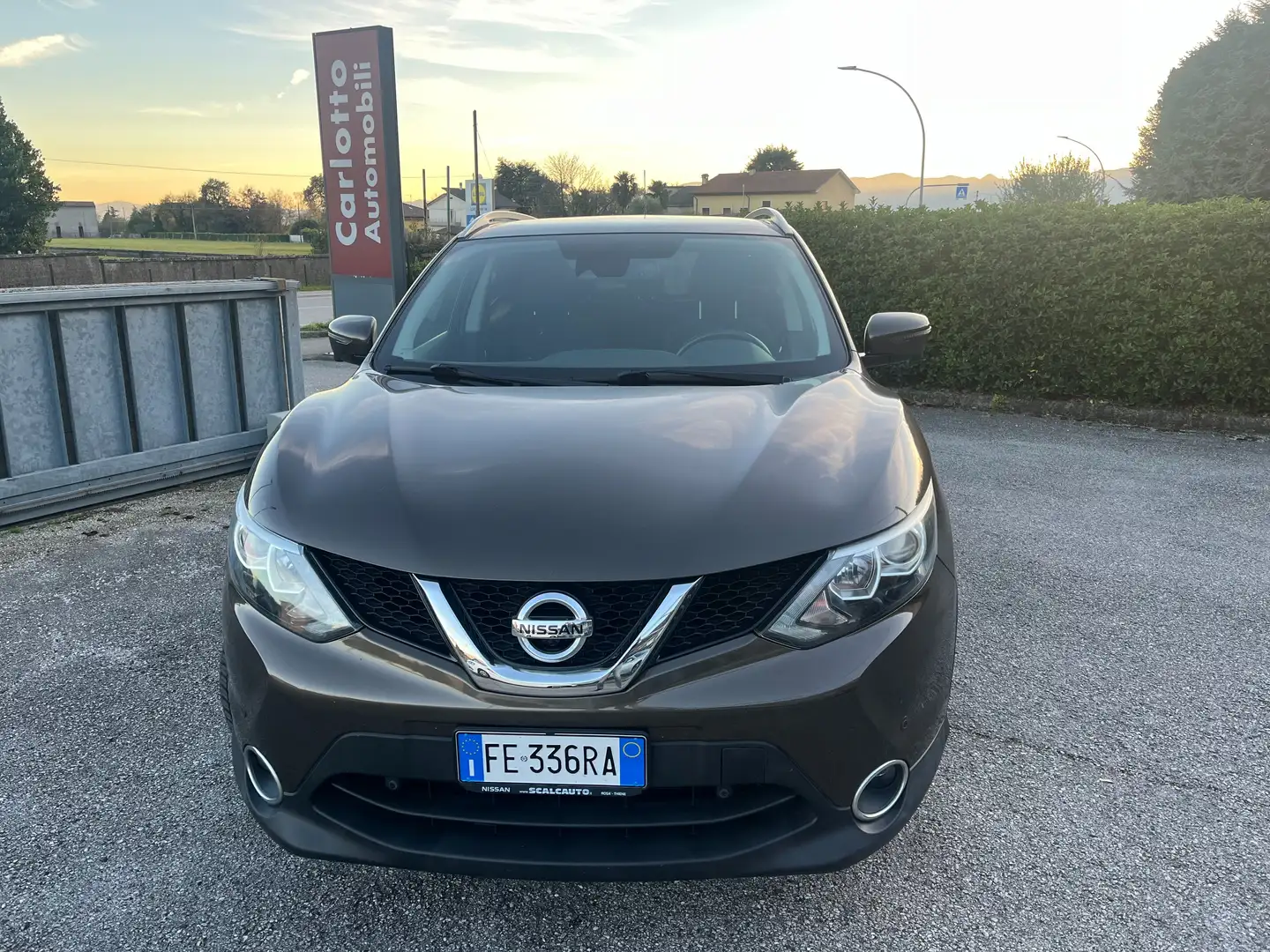 Nissan Qashqai 1.5 dci Tekna 110cv E6 Navi Telecamera Tetto panor Brun - 2
