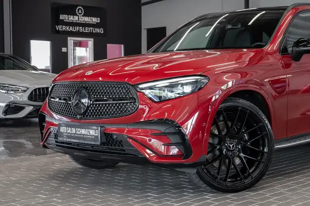 Mercedes-Benz GLC view 3