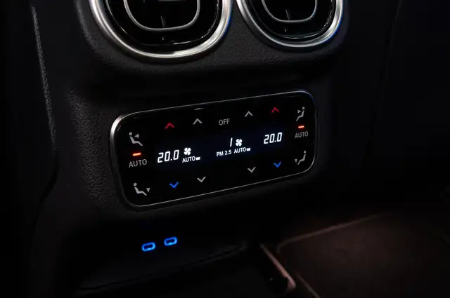 Mercedes-Benz GLC view 14