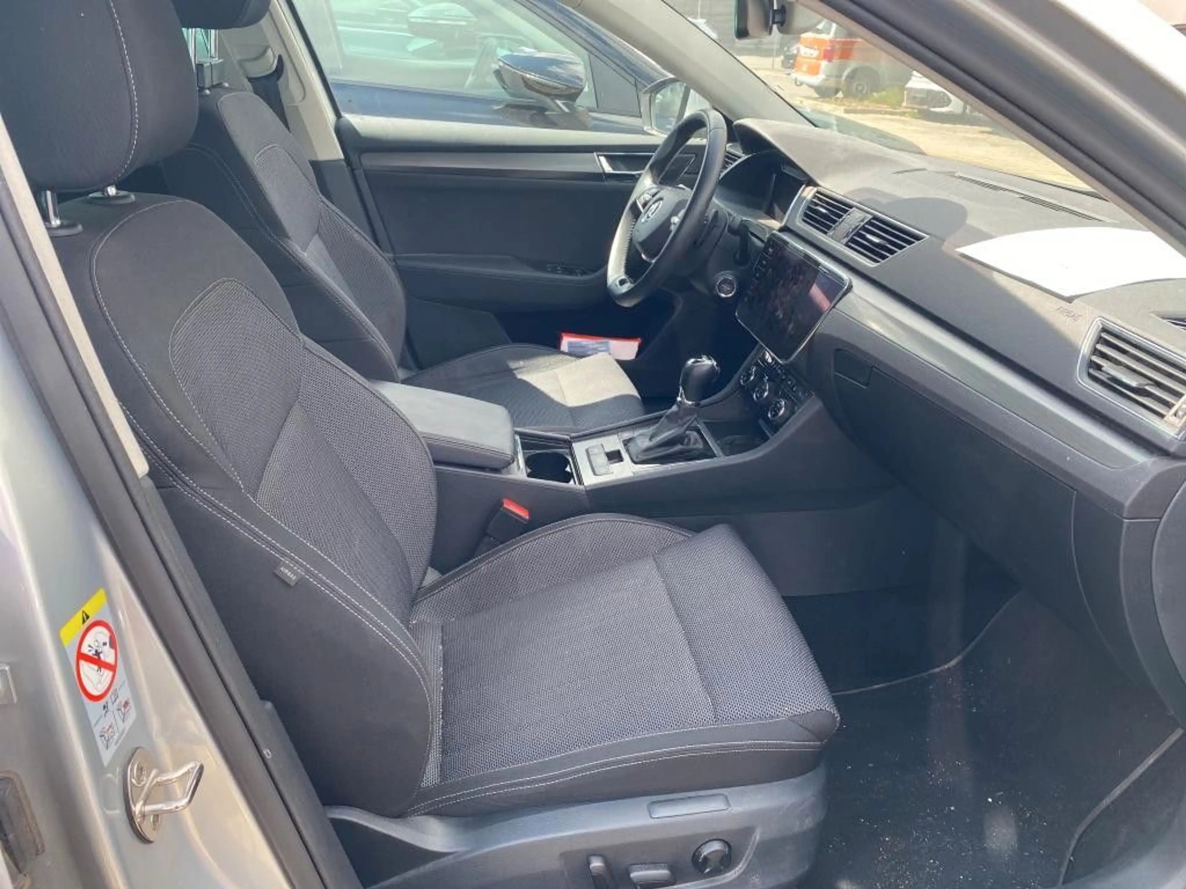 Skoda Superb Combi Style 1.4e/TSI Navi AHK SHZ LED PDC — photo 5