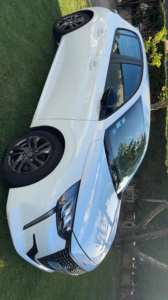 Peugeot 208 208 — photo 2