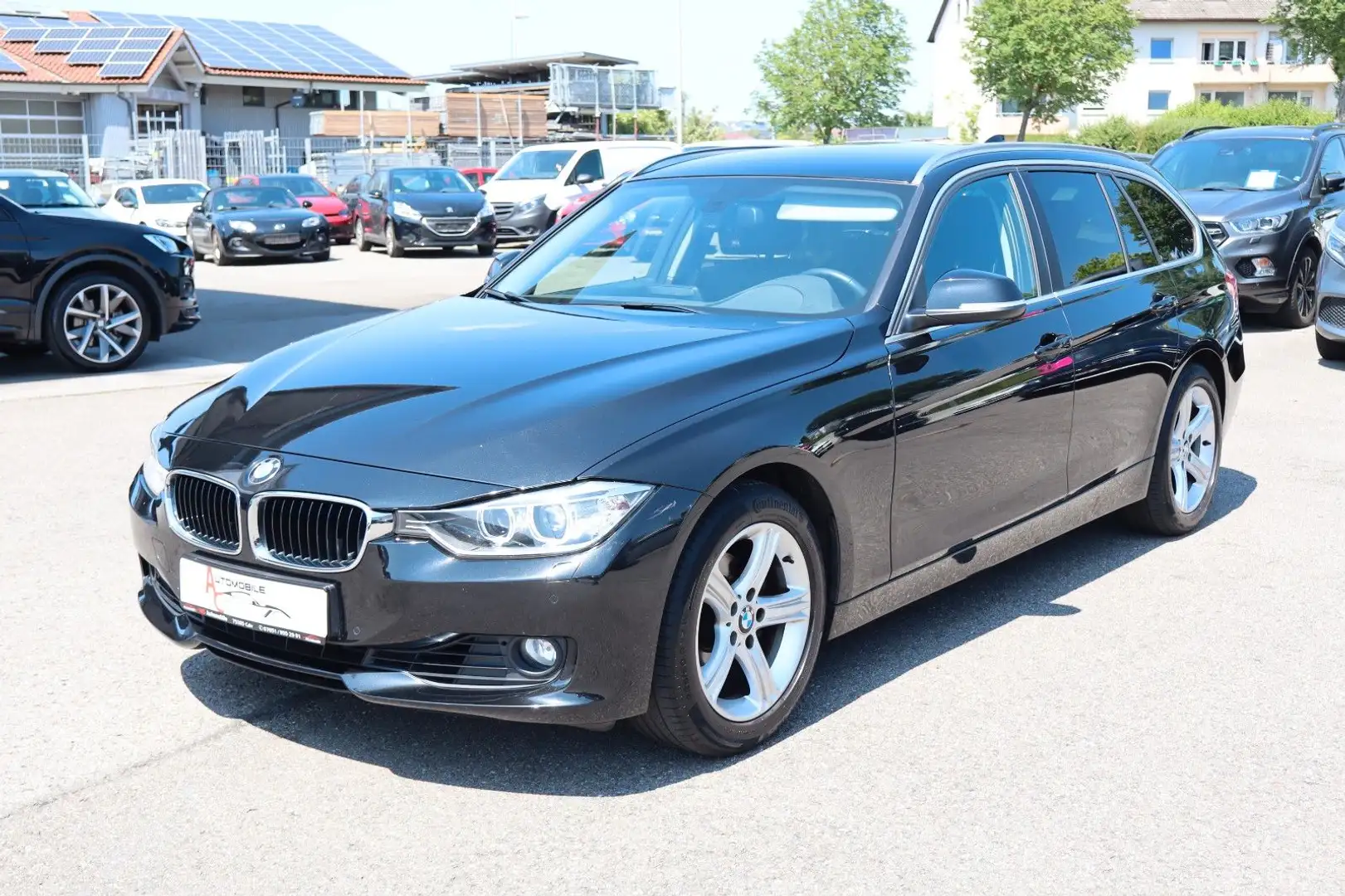 BMW 320 i Touring 1.Hand_StandHz_PDC_Sitzh_Xenon_Navi Schwarz - 1