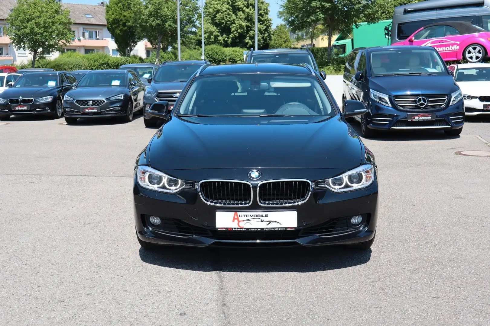 BMW 320 i Touring 1.Hand_StandHz_PDC_Sitzh_Xenon_Navi Schwarz - 2