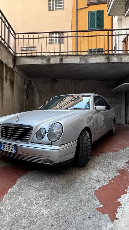 Mercedes-Benz E 300 Classe E - W210 Berlina td Elegance, foto 3