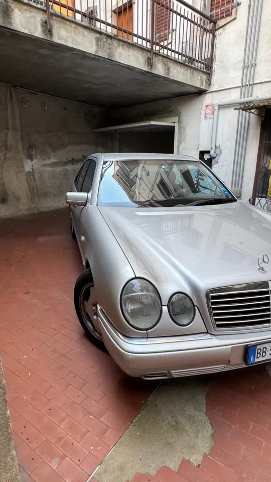 Mercedes-Benz E 300 Classe E - W210 Berlina td Elegance, foto 4