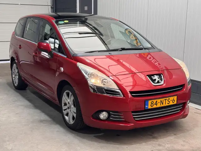 Peugeot 5008 view 3
