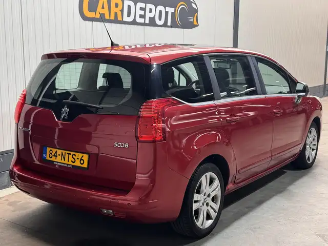 Peugeot 5008 view 5
