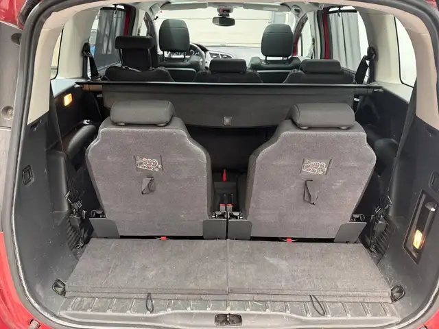 Peugeot 5008 view 9
