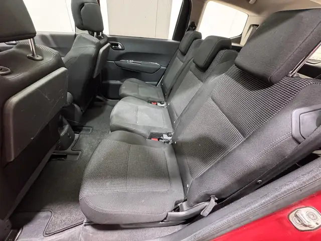 Peugeot 5008 view 21