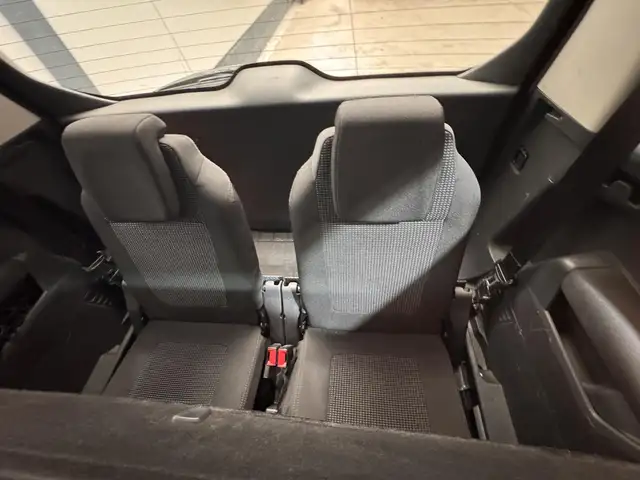 Peugeot 5008 view 22