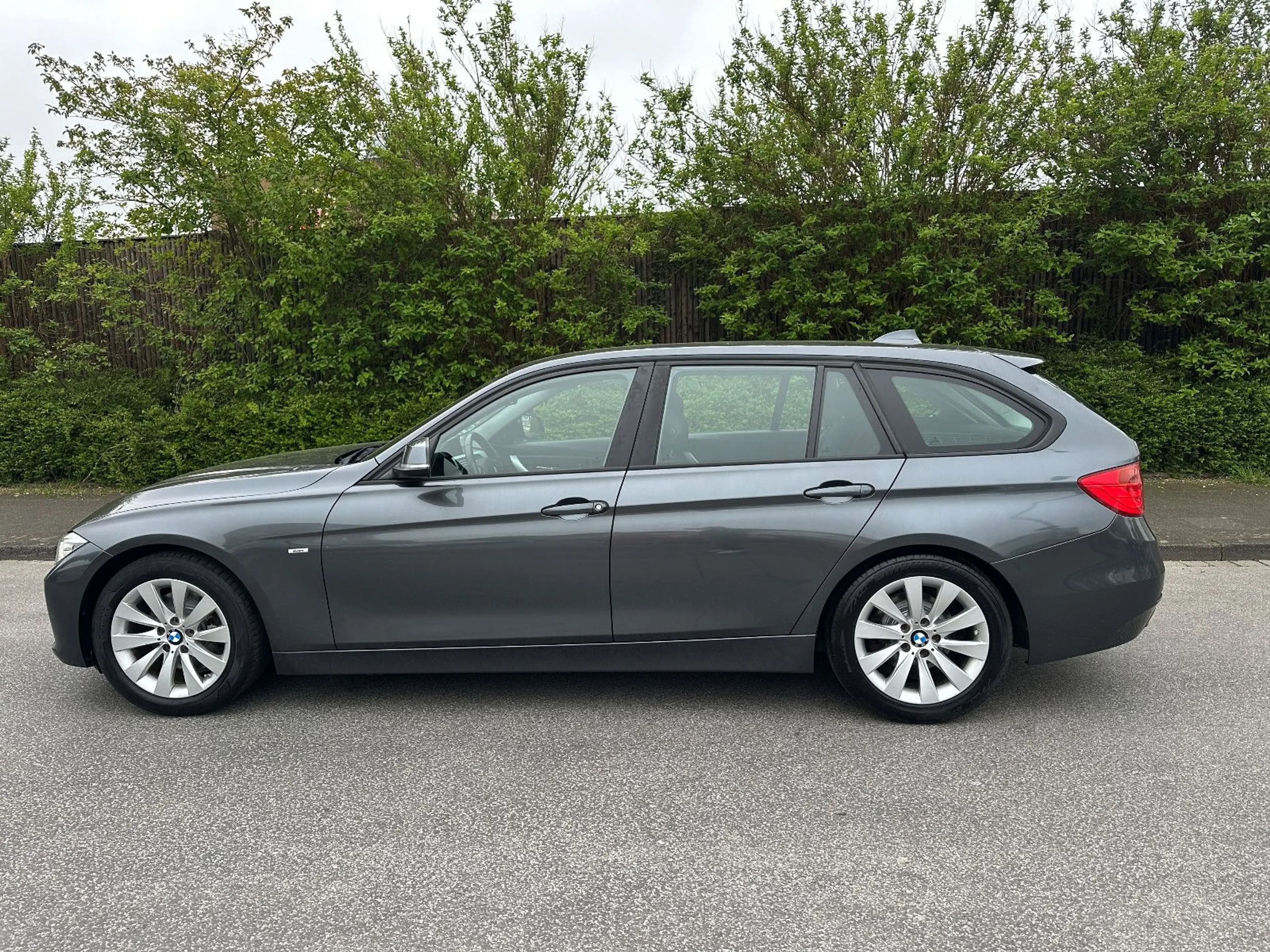BMW 325 3 Touring 325 d — photo 8