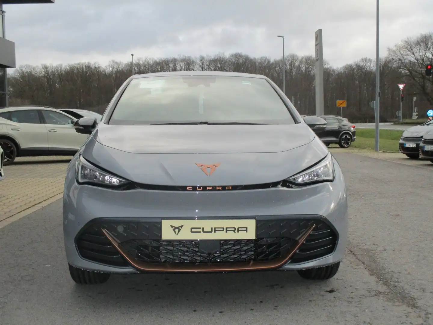 CUPRA Born 150 KW*Pilot XL*Navi*LED* Grau - 2