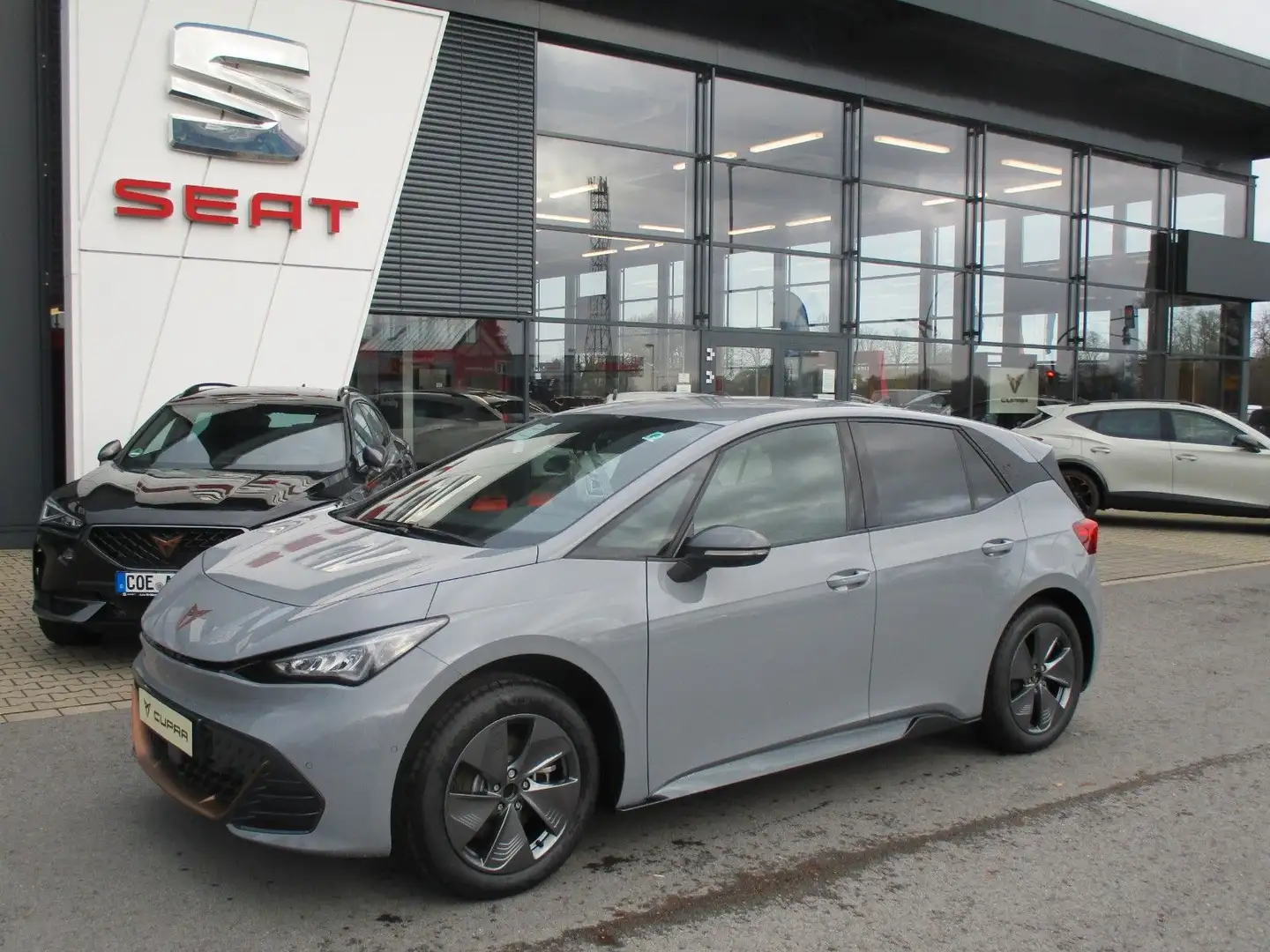 CUPRA Born 150 KW*Pilot XL*Navi*LED* Grau - 1