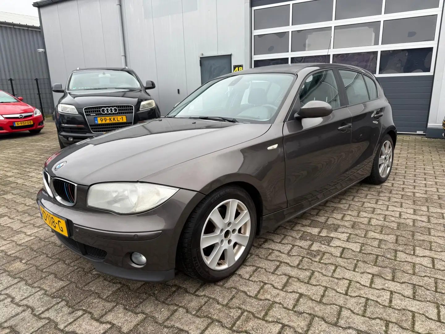 BMW 116 1-serie 116i 5-Deurs 2005 Bruin Airco Stoelverwarm Braun - 1