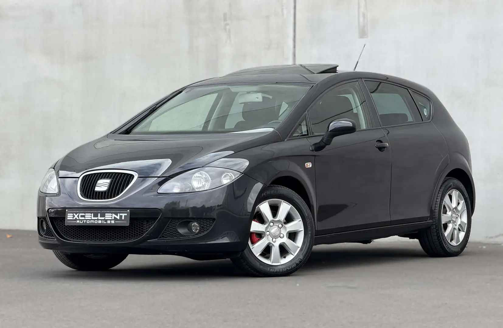 SEAT Leon 1.4 TSI Sport/TOIT/AIRCO/JANTES/CUIR/GARANTIE 12 M Noir - 1