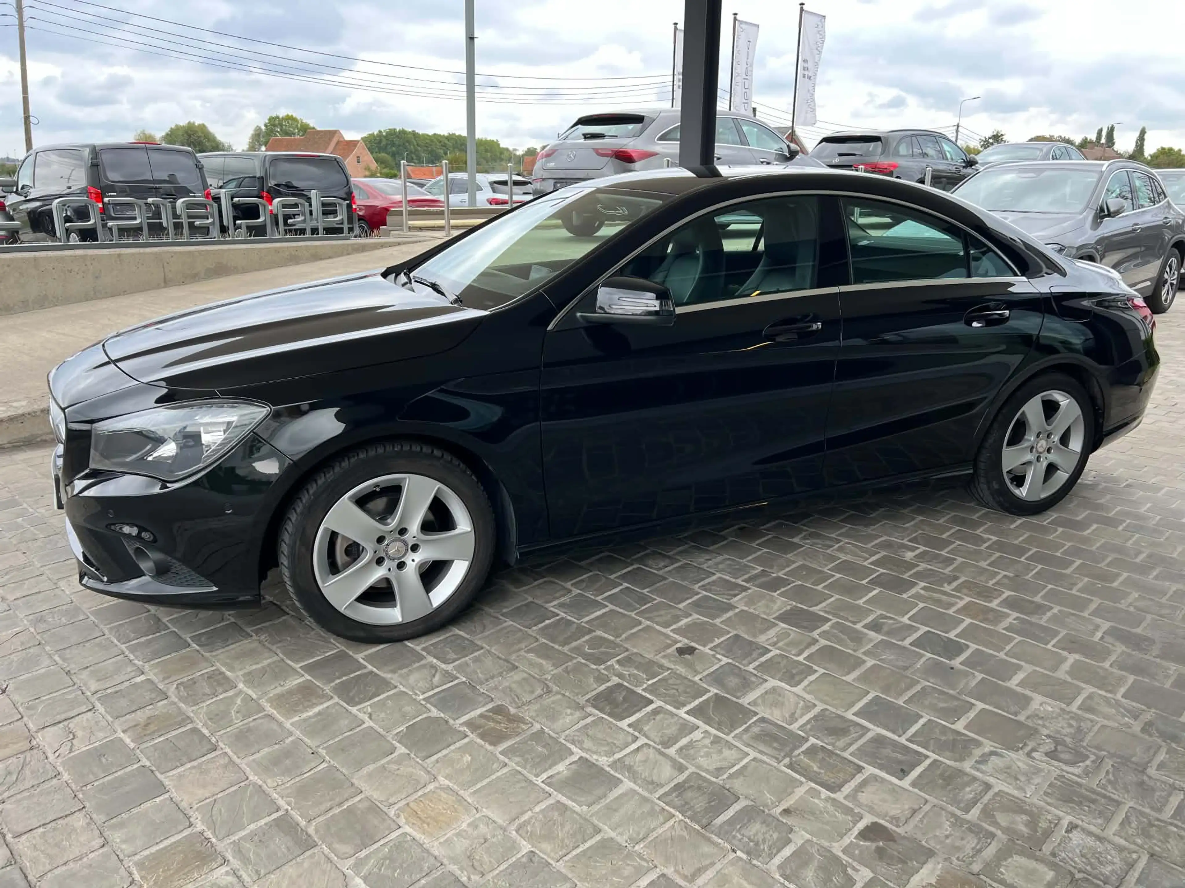Mercedes-Benz CLA 180 2013 handgeschakeld GPS PTS verwarmde zetels — photo 2