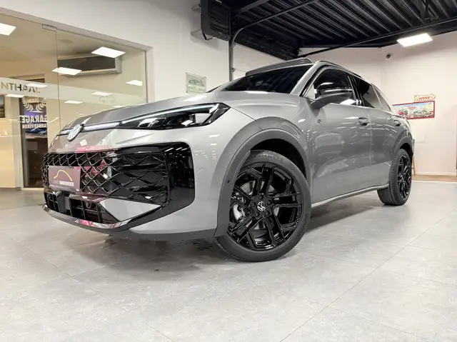 Volkswagen T-Roc T-Roc 1.5 TSI R-Line DSG NEW * black pack * 0km