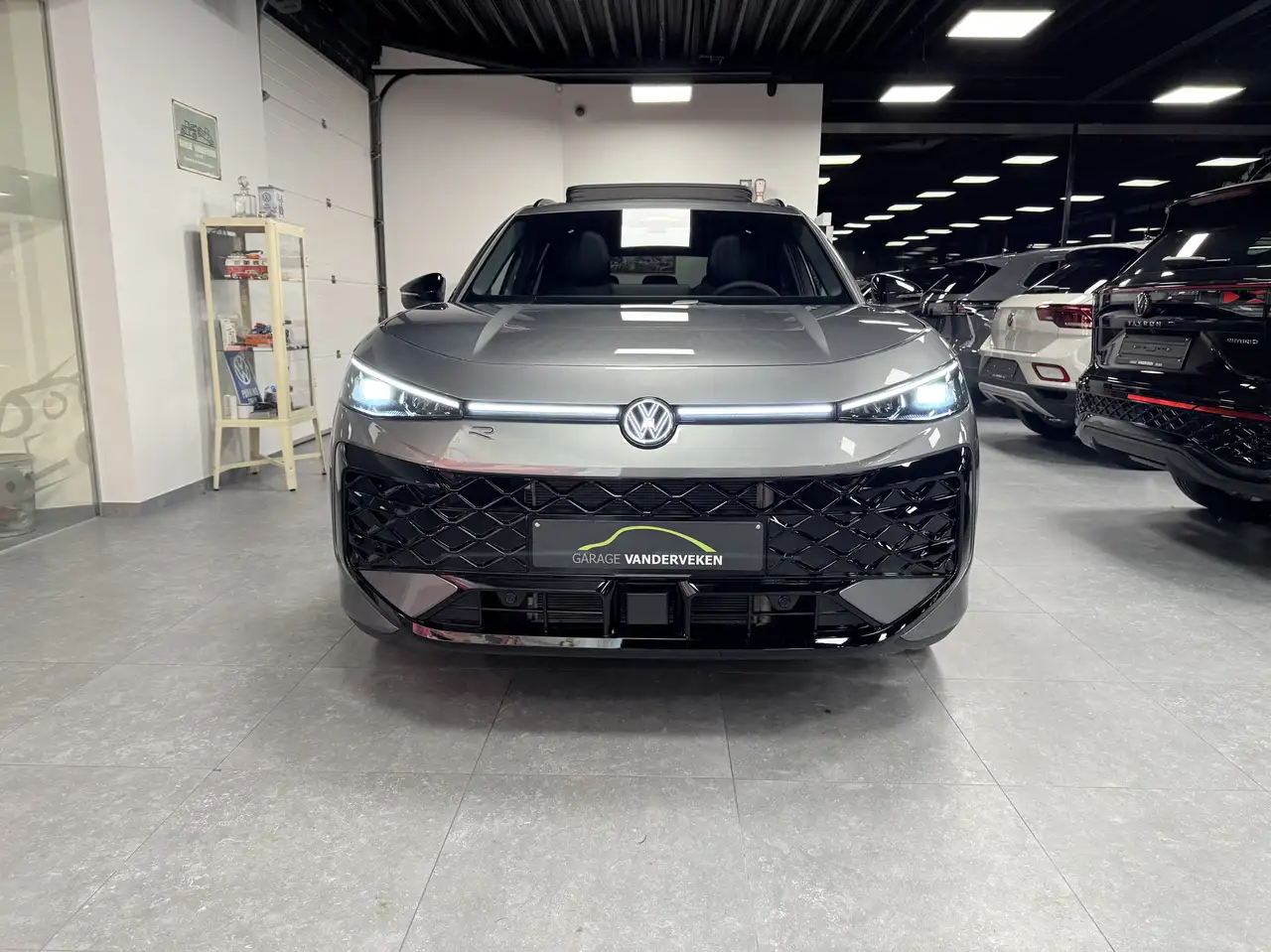 Volkswagen T-Roc T-Roc 1.5 TSI R-Line DSG NEW * black pack * 0km 9