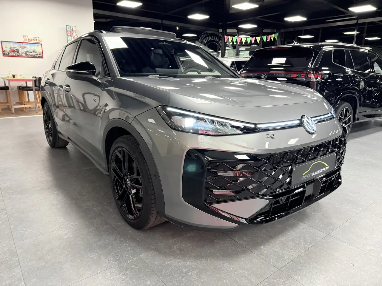 Volkswagen T-Roc T-Roc 1.5 TSI R-Line DSG NEW * black pack * 0km 8
