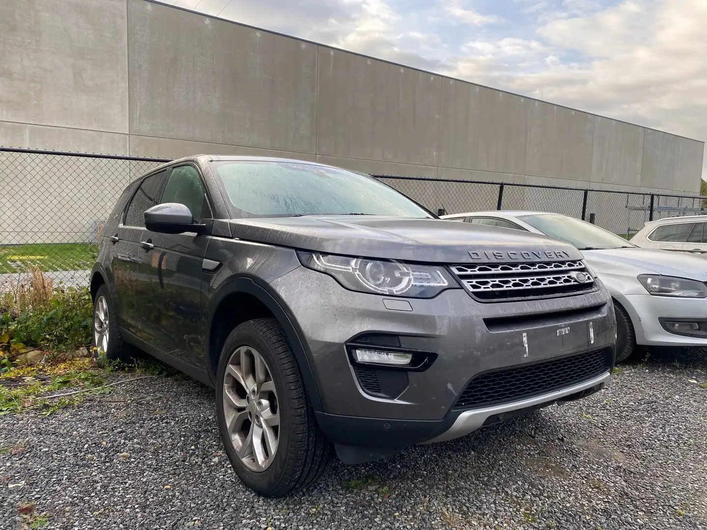 Land Rover Discovery Sport Discovery Sport TD4 Aut. HSE * PROBLEEM MOTOR * Grijs - 1