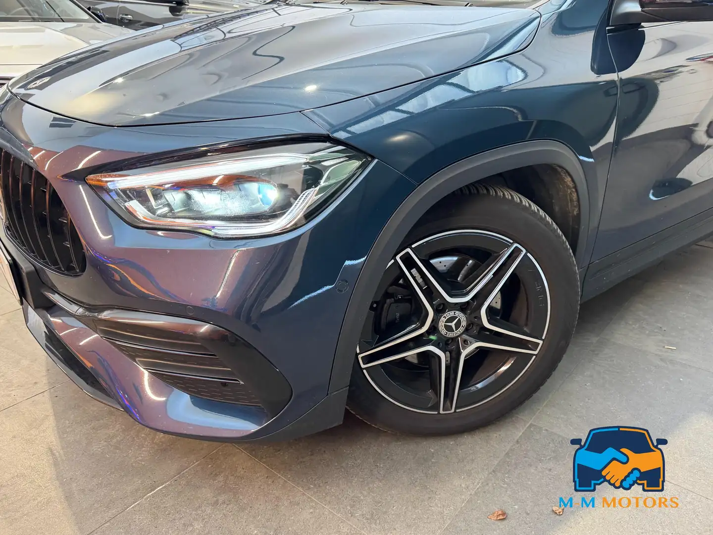 Mercedes-Benz GLA 200 200 d Premium auto Blau - 2
