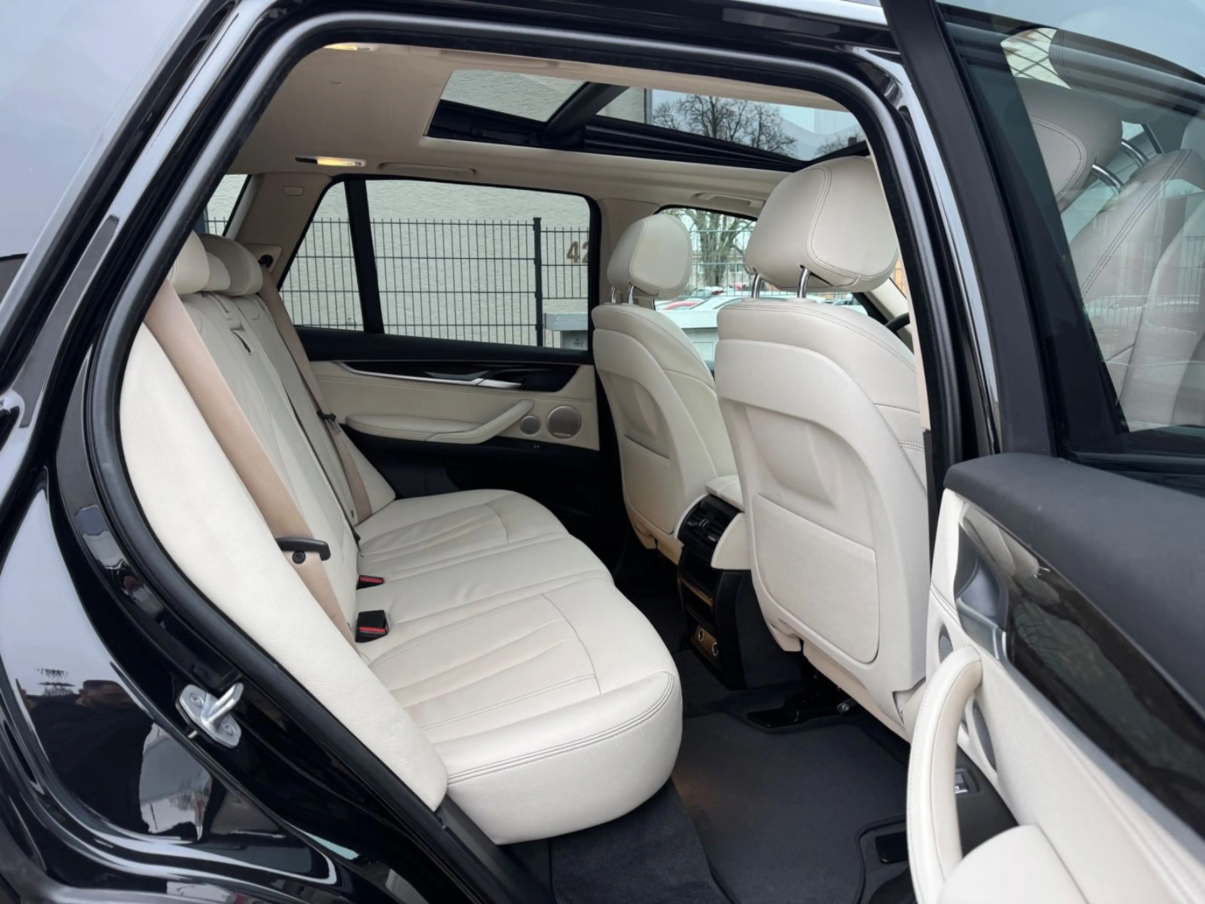 BMW X5 xDrive40d*PANO*KAME*B&O*STH*LED*NAV*LH*SHADOW — photo 24