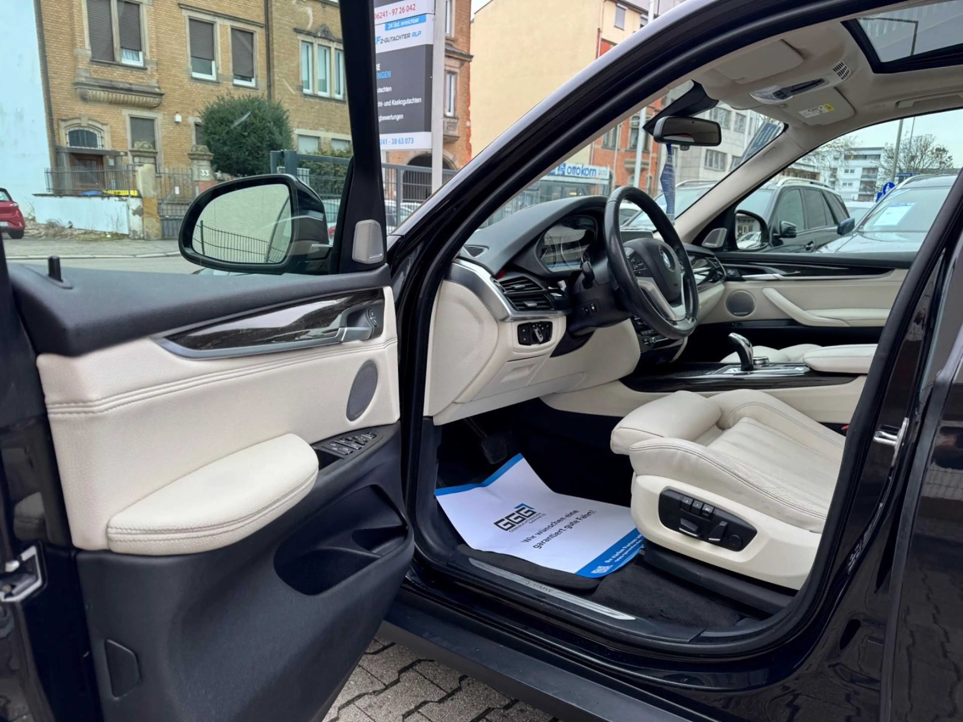 BMW X5 xDrive40d*PANO*KAME*B&O*STH*LED*NAV*LH*SHADOW — photo 28