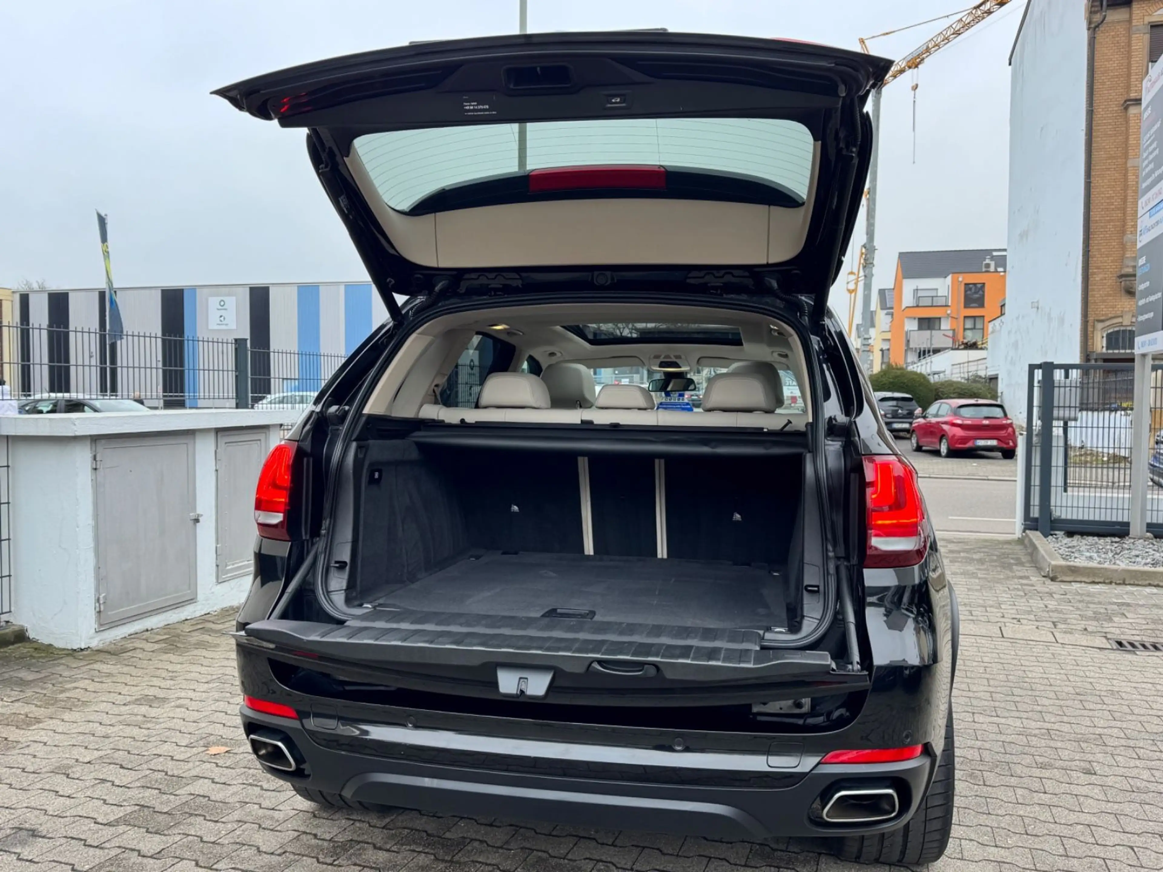 BMW X5 xDrive40d*PANO*KAME*B&O*STH*LED*NAV*LH*SHADOW — photo 17
