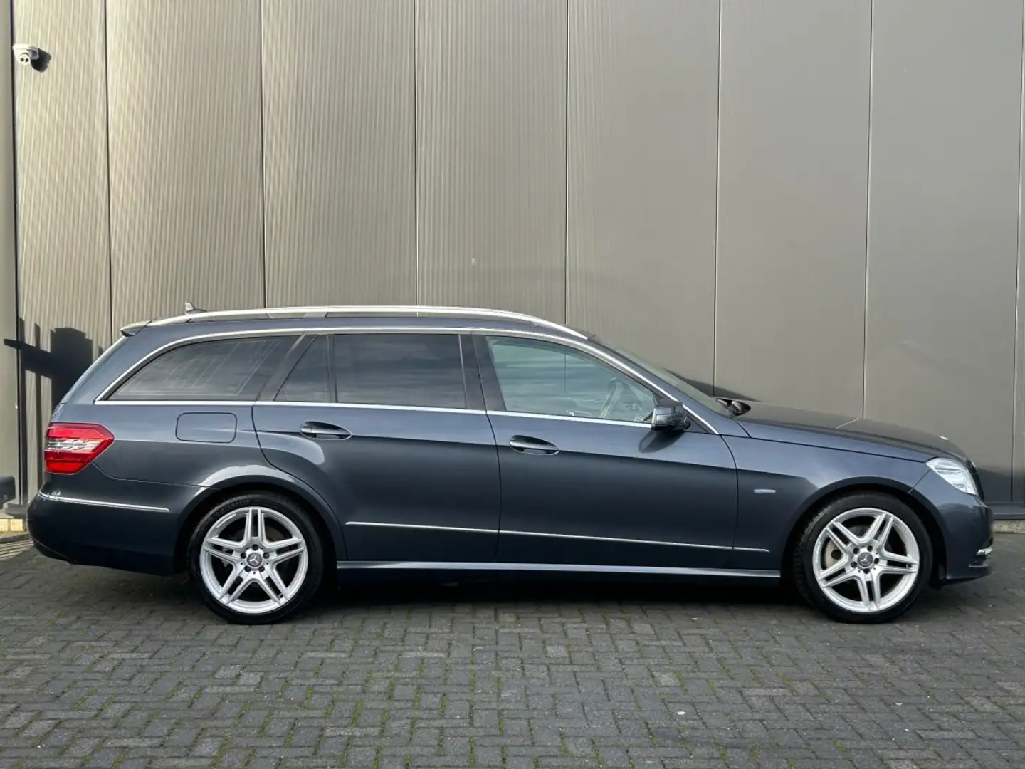Mercedes-Benz E 200 Estate E 200 Avantgarde Aut. Leder Navi Cruise PTS Grigio - 2