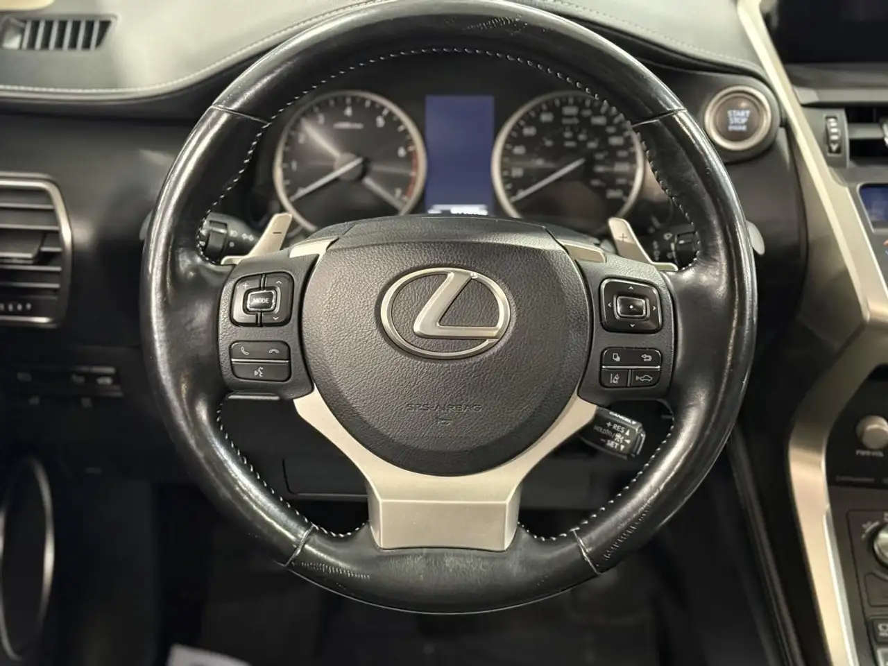 Lexus NX снимка Lexus NX