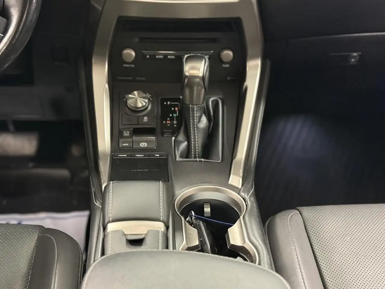 Lexus NX снимка Lexus NX
