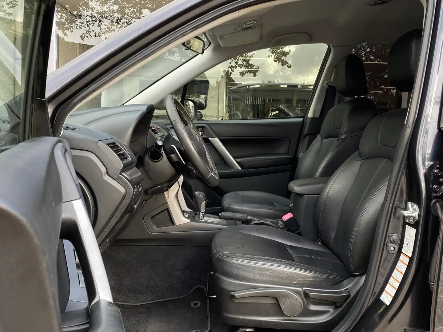 Subaru Forester 2.0 Luxury | Stoelverwarming | Lederen Bekleding | Grijs - 2
