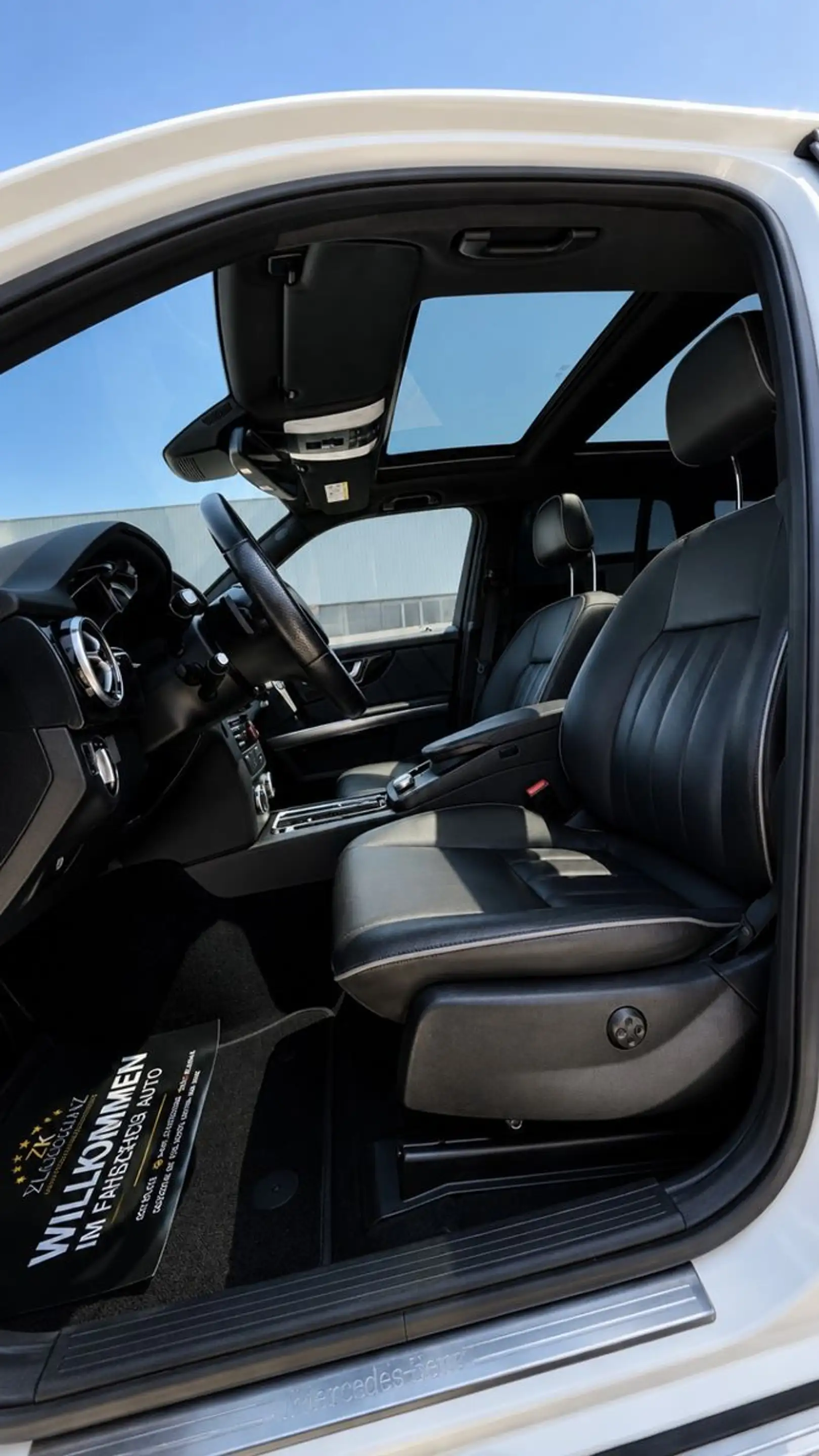 Mercedes-Benz GLK 350 /AMG /VOLL! 360 Kamera / DISTRONIC PLUS — photo 14