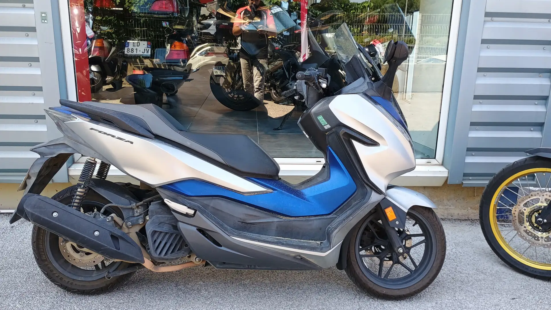 Honda Forza 125 Argent - 1