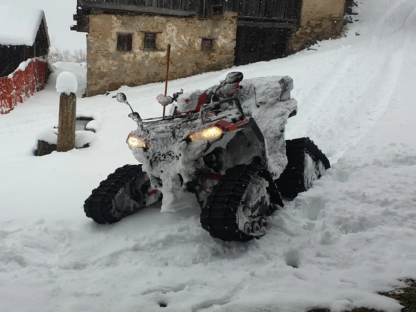 Polaris Sportsman XP 1000 Polaris Sportsman XP 1000 kit cingoli neve - 1