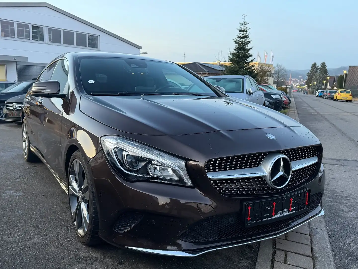Mercedes-Benz CLA Shooting Brake CLA 200*NEU*TÜV* Rückfra*SPOR Brown - 1