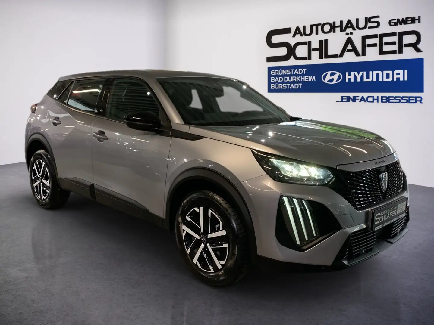 Peugeot 2008 1.2 PureTech 100 Active Navi Kamera Šedá - 2