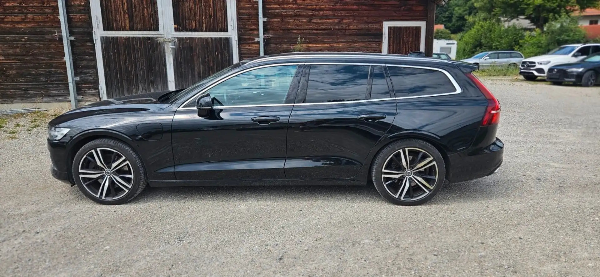Volvo V60 Kombi R-design AWD,Expression 19Zoll, AKK,WR Schwarz - 1