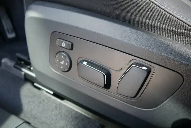 BMW X3 30e xDrive *M-Paket Pro/AHK/Pano/Sitzlüftung/360°/H&K Sound/HUD* Ansicht 16